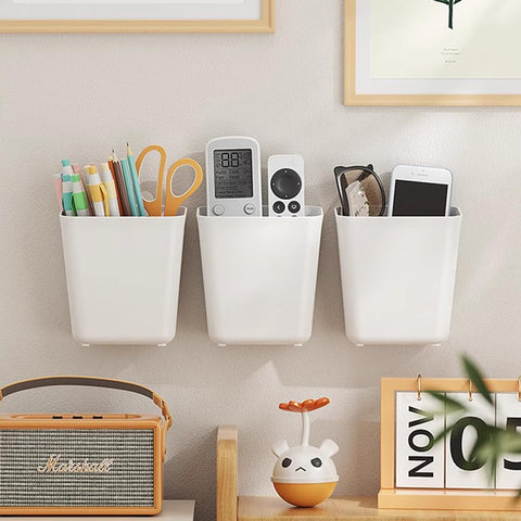Senylanhxy fridge-side storage for small items keeps clutter down.