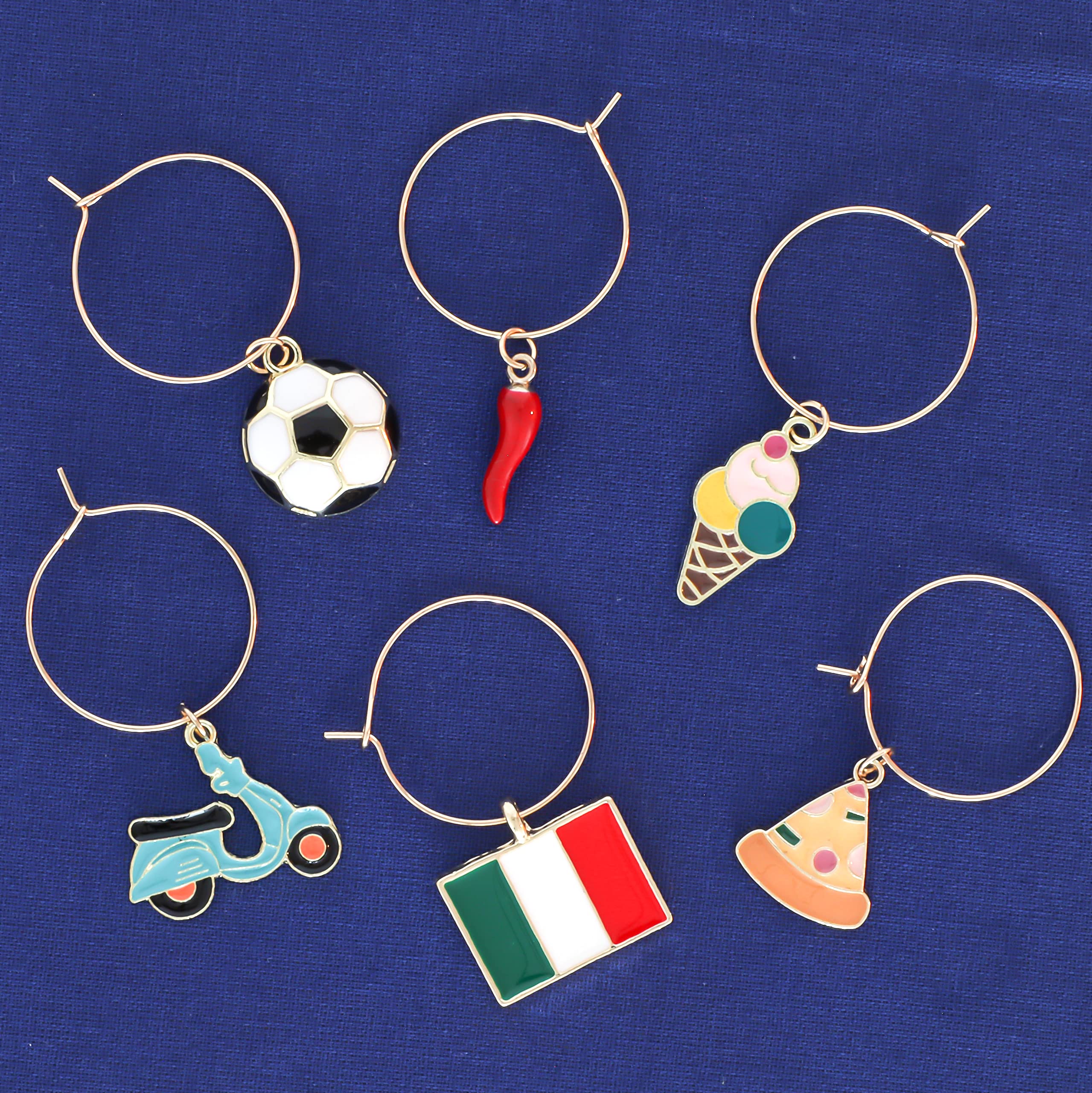 Serendipity gelato charm adds festive flair and glass identification for parties.