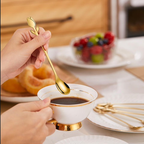 SGVRPVZ 12-piece set features durable stainless steel construction.
