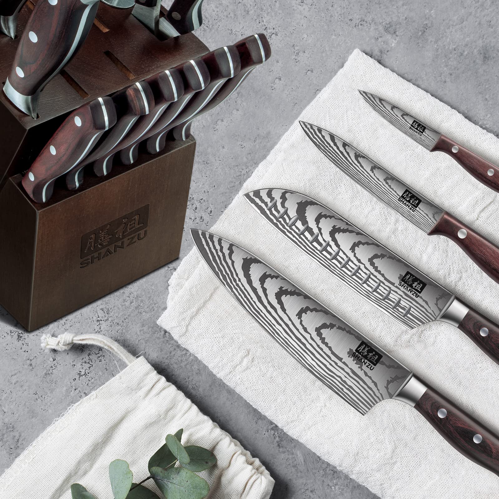 SHAN ZU knife block display keeps blades safe and ready.