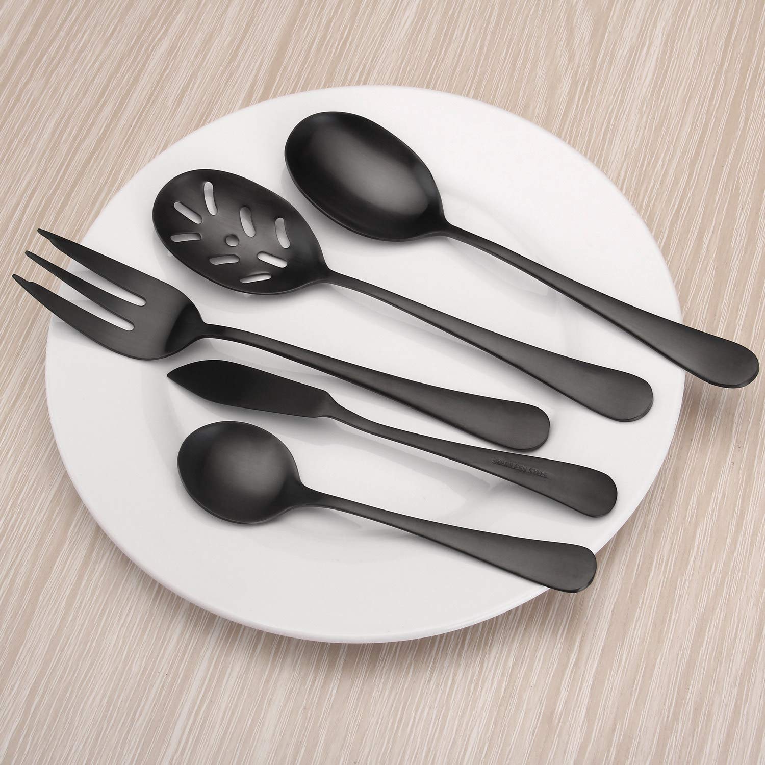 ShareCook matte black finish that looks sleek and cleans easily