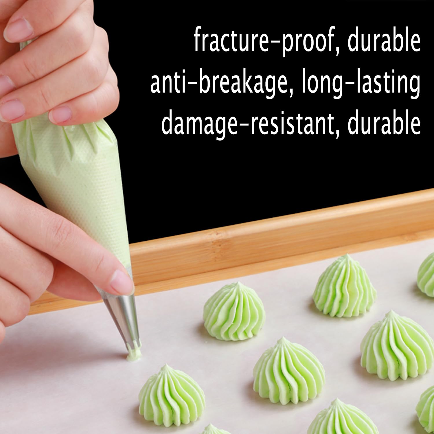SHENGWANGYANGLUO mint-green kit supports cupcake and cake icing projects.