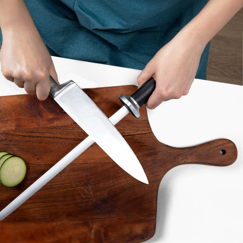 Shenzhen Knives hand-wash care keeps the ceramic rod clean and durable.