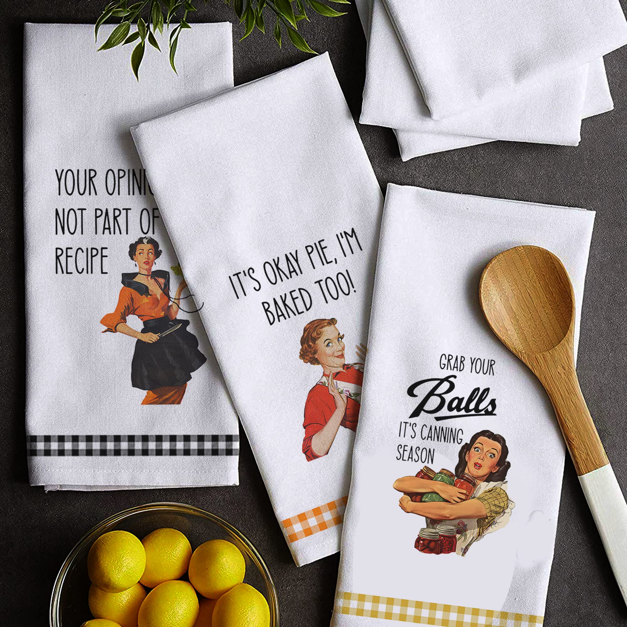SHIMANY kitchen towels set makes a thoughtful hostess gift with practicality.