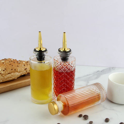 Shining Craft airtight stopper creates a seal to reduce spills during travel