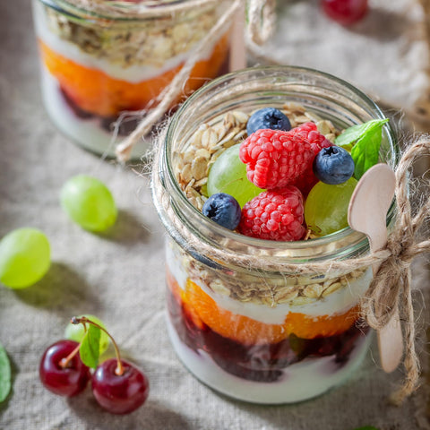 SHOWIN BPA-free and lead-free glass jar for safe storage.