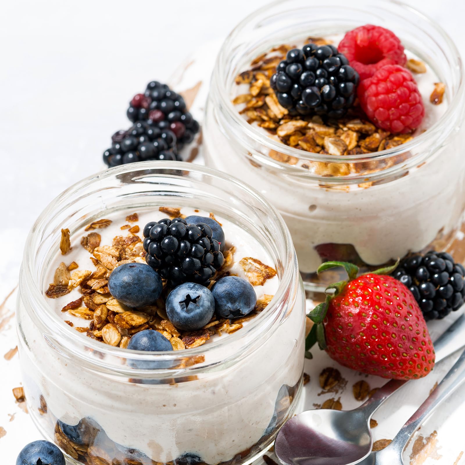 SHOWIN yogurt and salad jar for portable meals.