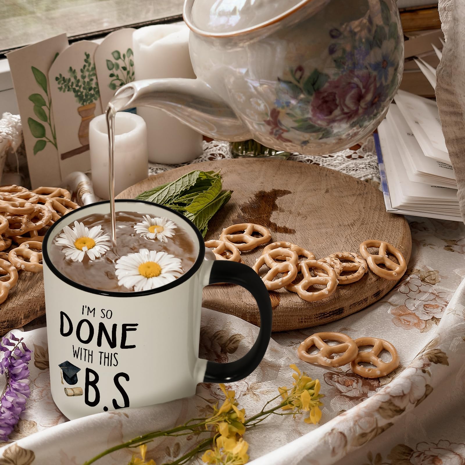 Shqiueos graduation mug microwave-safe icon, quick reheating convenience.