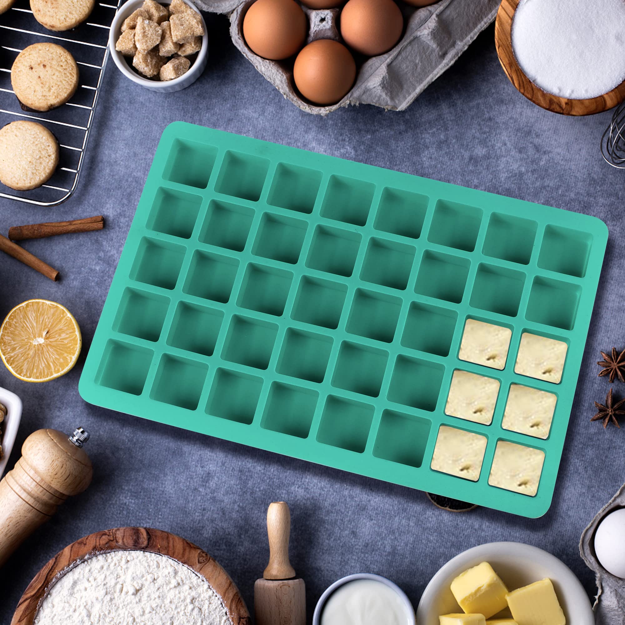 Sidosir hard candy square mold with 40 cavities.