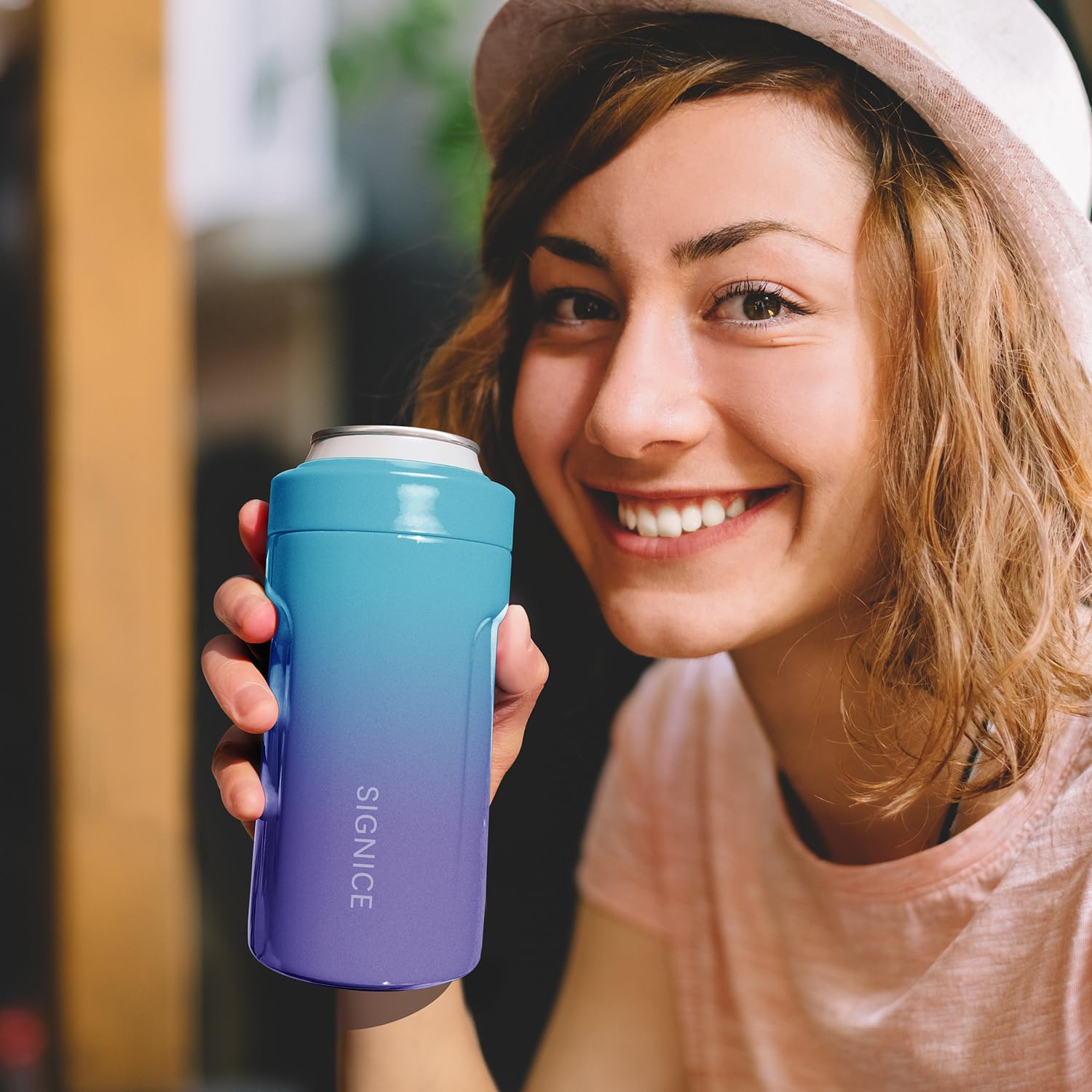 Signice can cooler offers non-slip base for stable setup at parties.