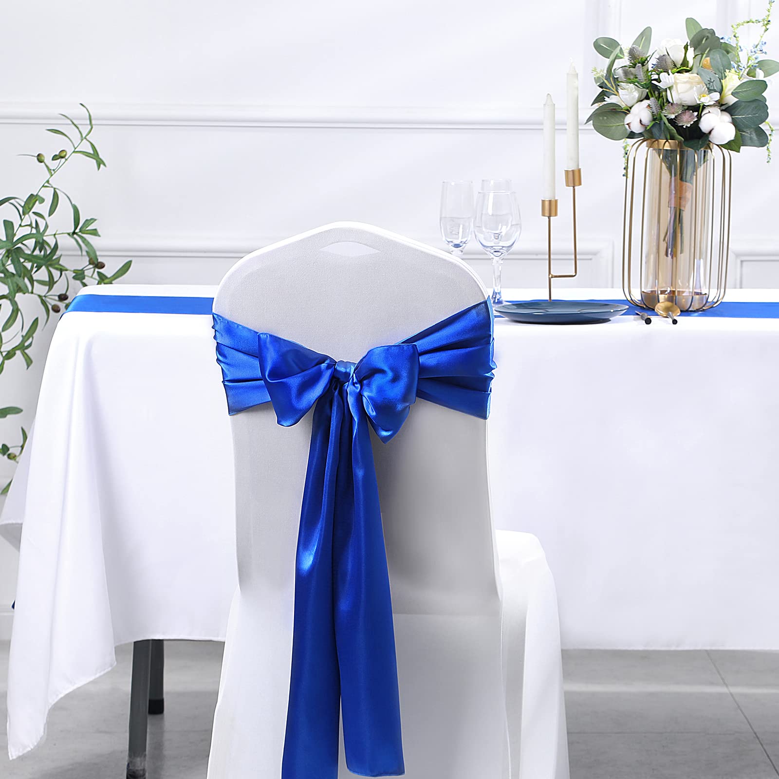 SiinvdaBZX satin runner creates a subtle gleam as a centerpiece base