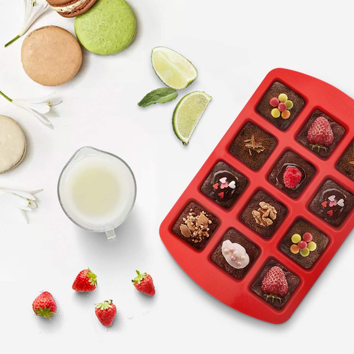 SILIVO non-stick surface showcases effortless removal of baked brownies.