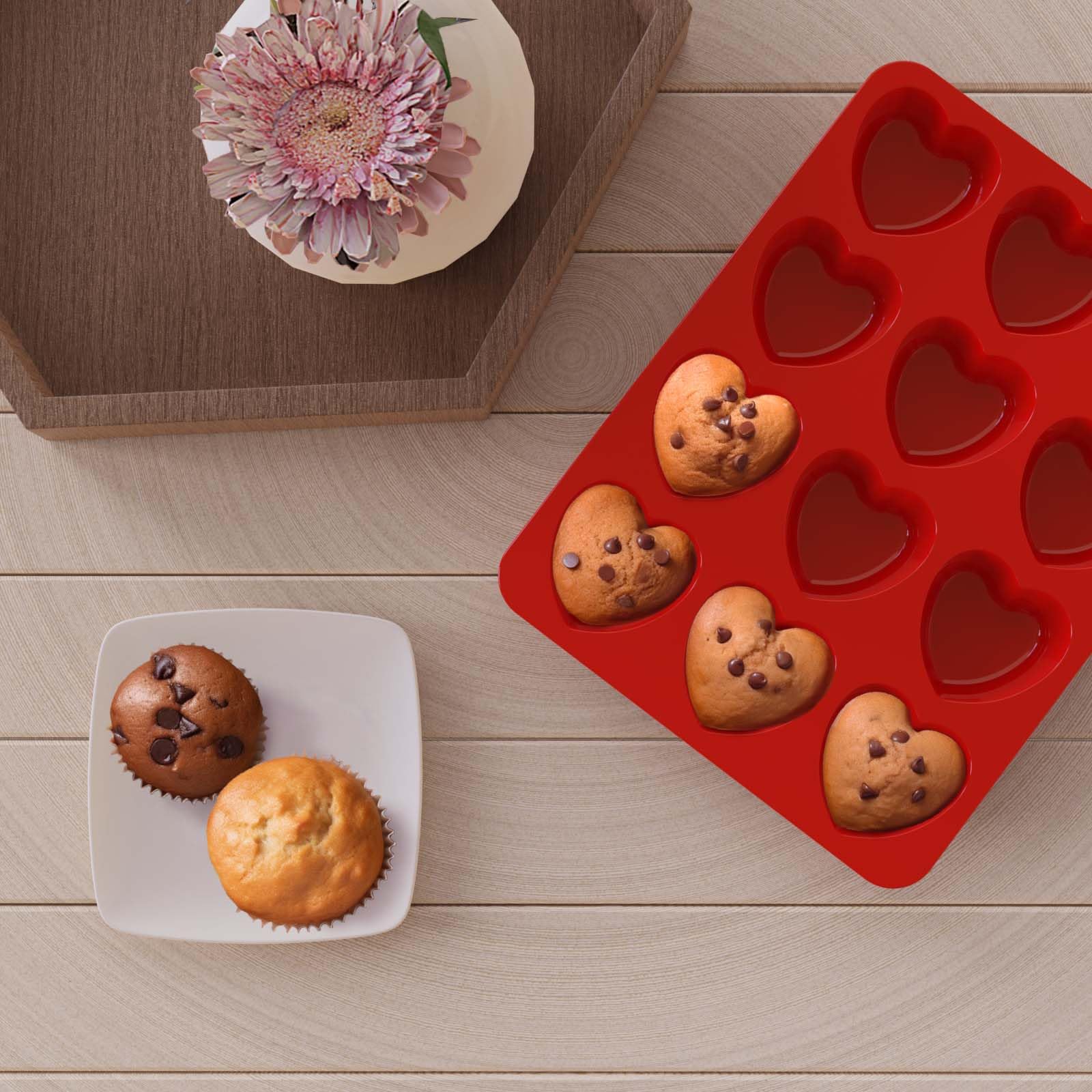 SILIVO heart muffin pan for brownies and cupcakes supports a range of treats.