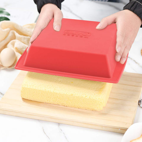 SILIVO two-pack 8x8 bake pans ready for brownies, cakes, or cobblers.