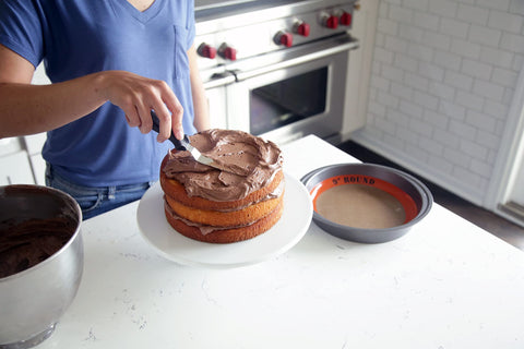 Silpat withstands -40°C to 500°F for versatile baking.