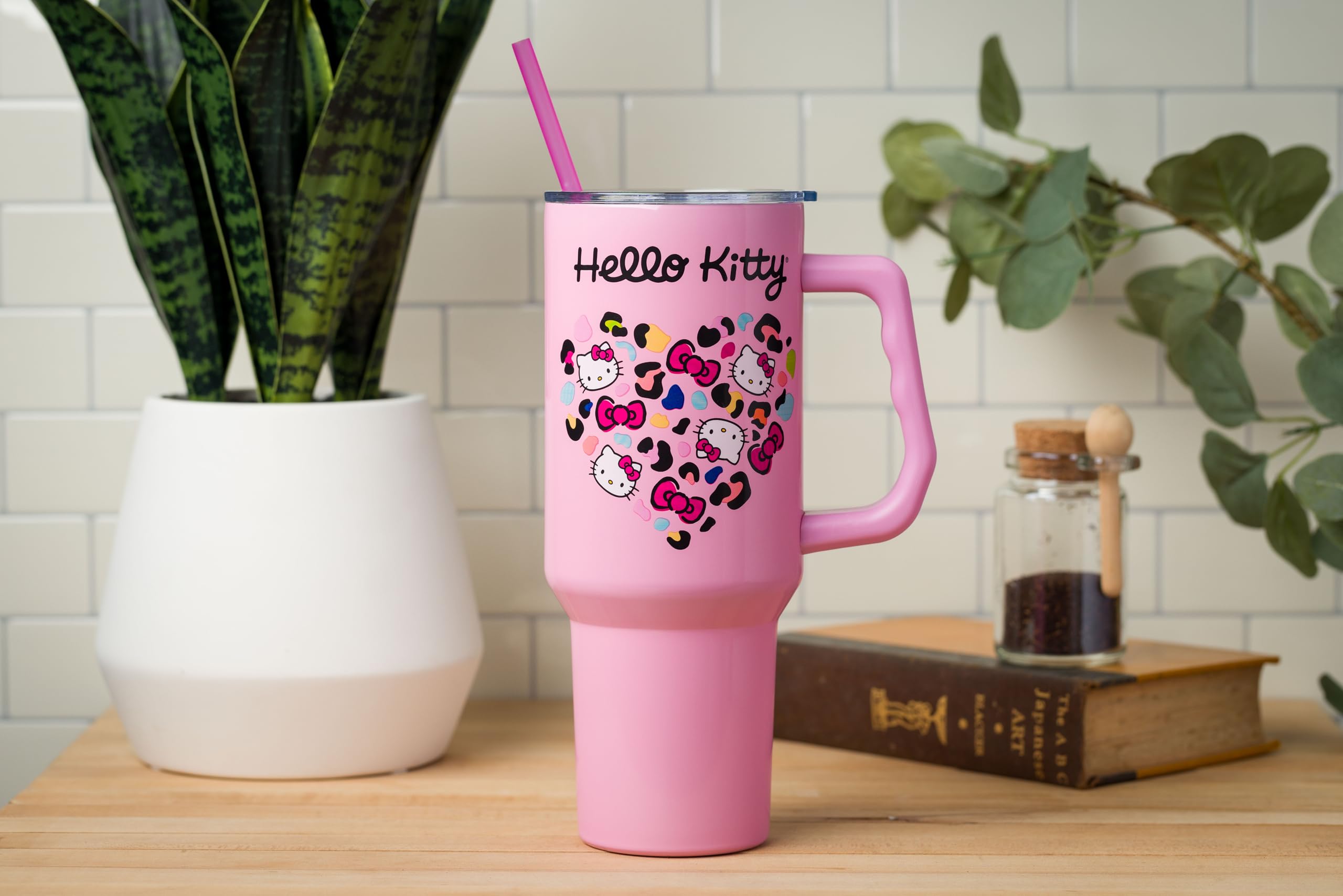 Silver Buffalo 40-ounce capacity keeps beverages cold or hot during activities.