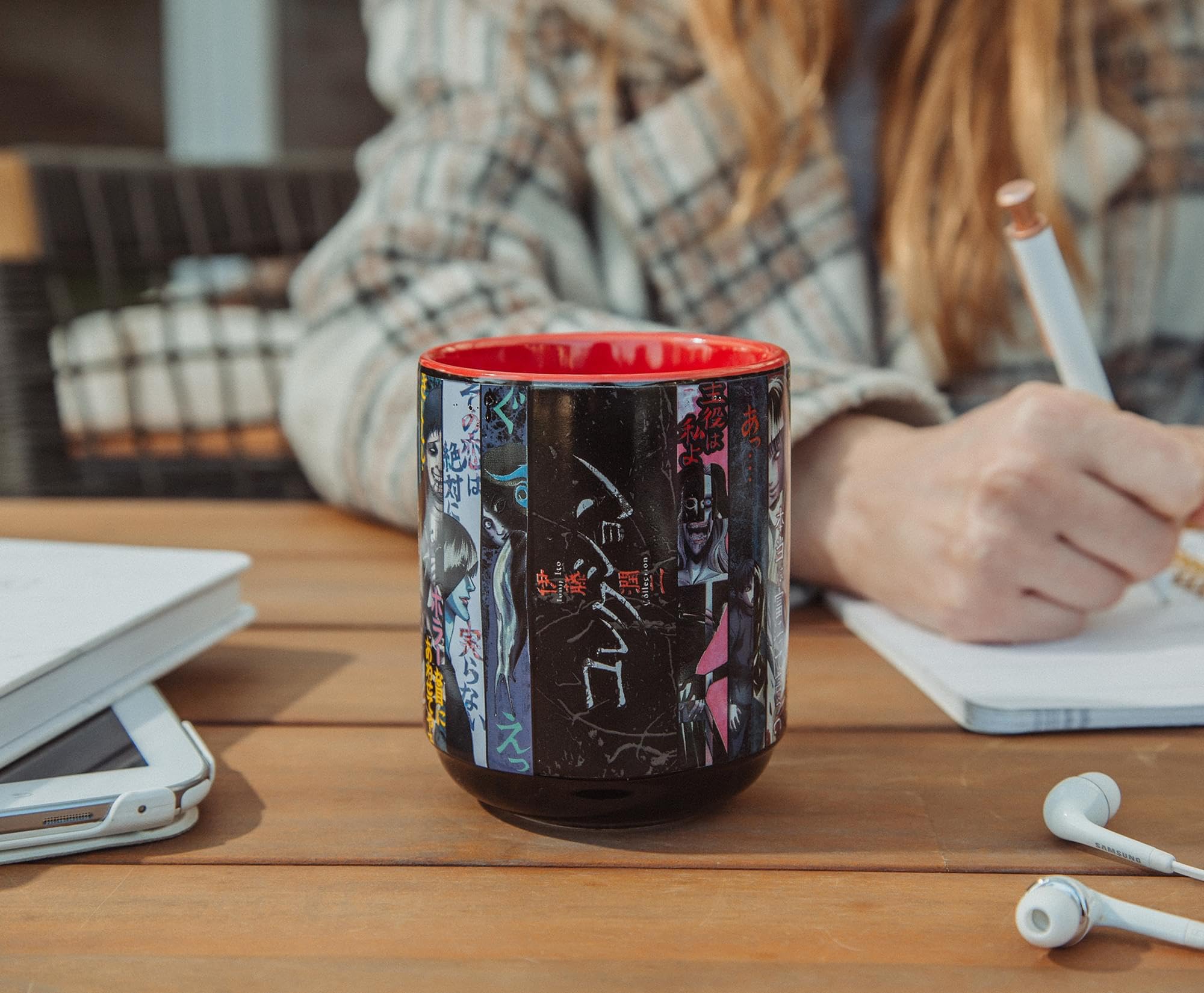 Silver Buffalo blood-red interior enhances the eerie mood of the mug.
