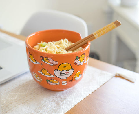 Built-in chopstick holder in Gudetama set keeps utensils tidy
