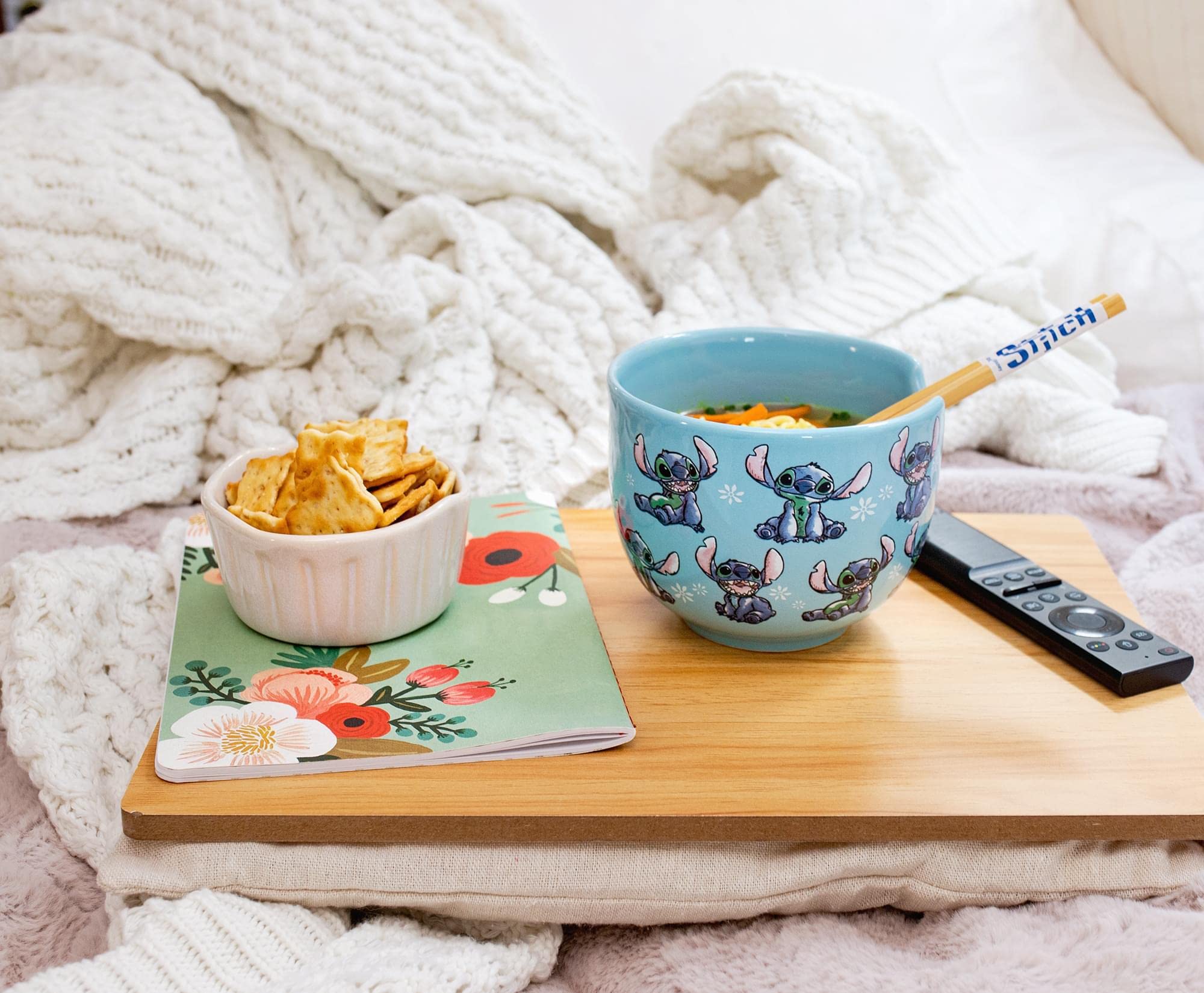 Silver Buffalo Lilo & Stitch official Disney collection signals licensed, collectible dinnerware.