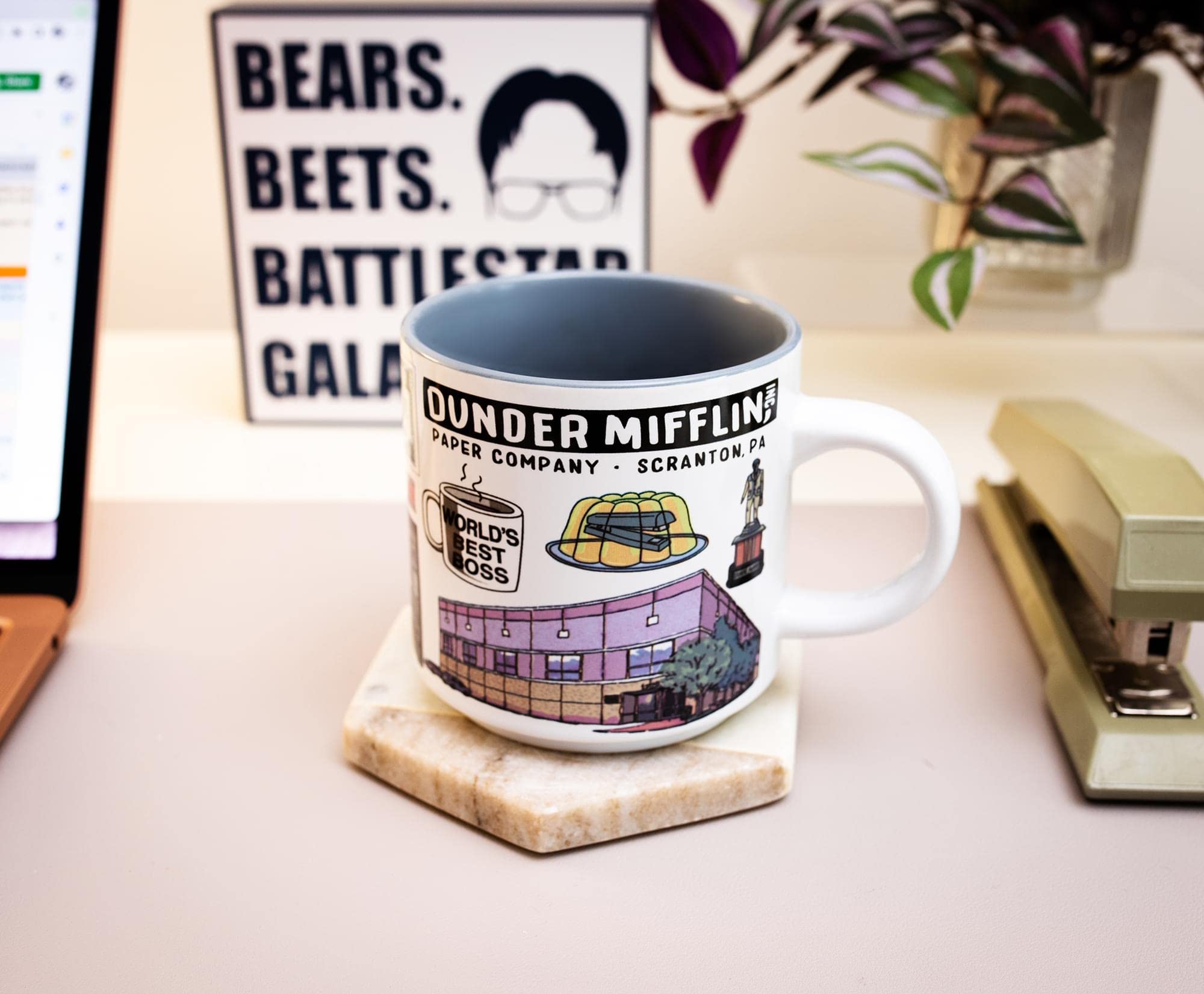 Silver Buffalo Office Icons mug Dundie Award icon, perfect gift for fans