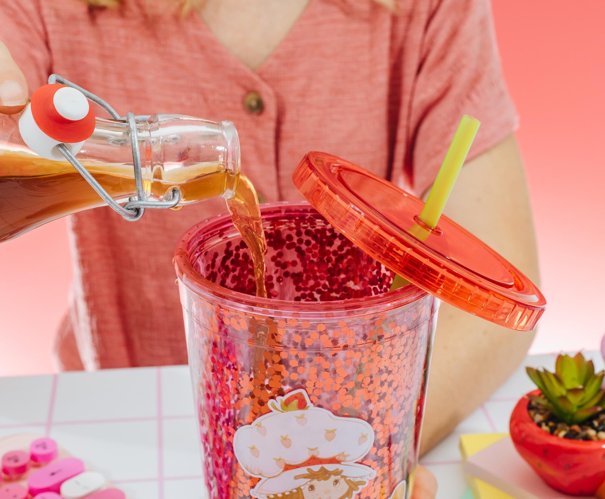 Silver Buffalo Confetti Cup secure lid prevents spills on travel