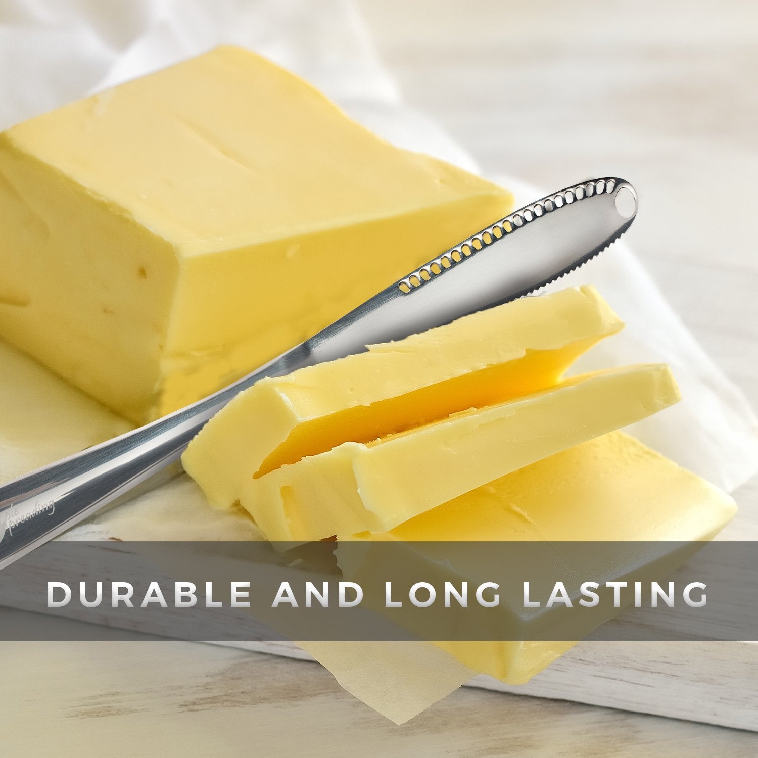 Simple preading durable stainless-steel blade for daily use.
