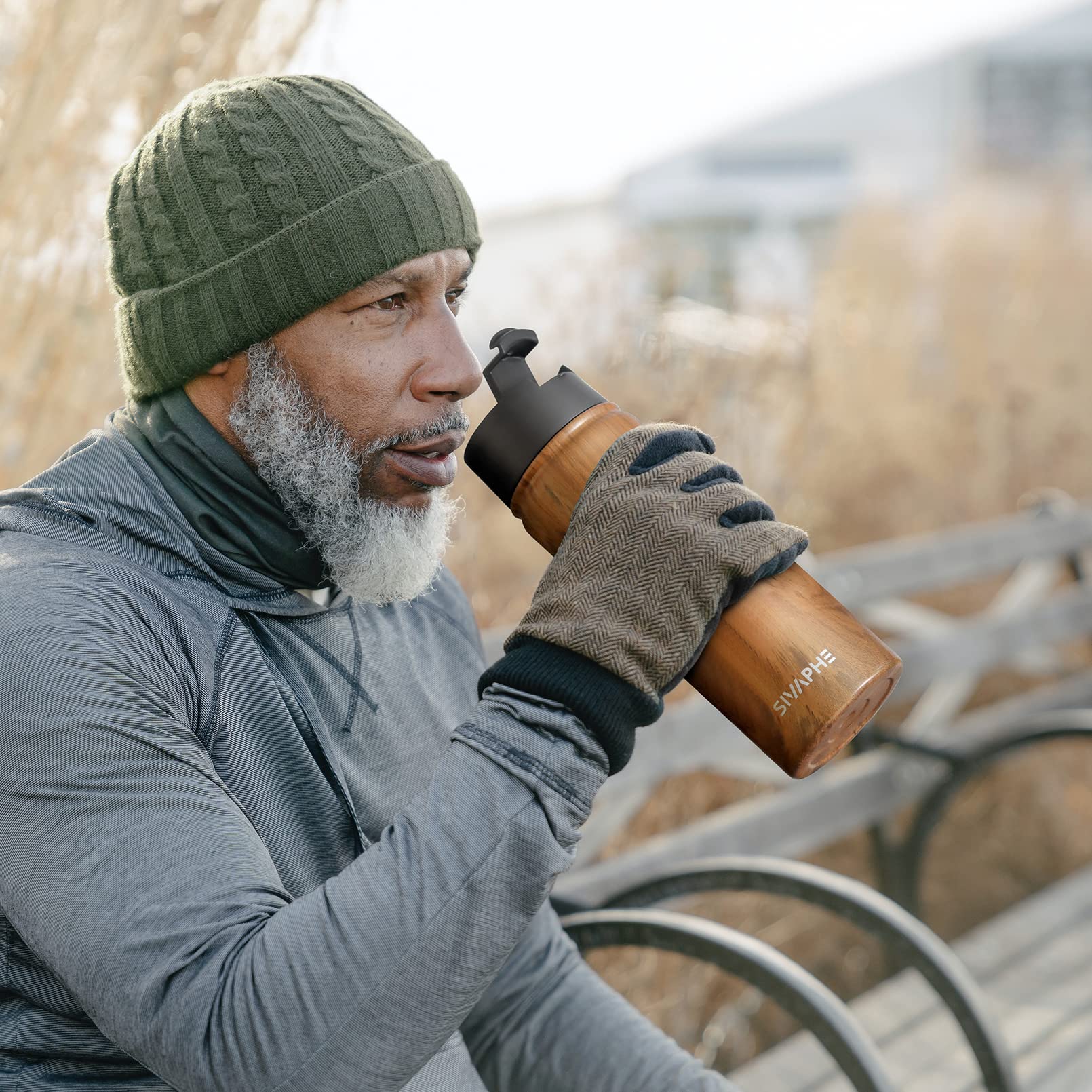 Sivaphe tea infuser bottle leak-proof lid for secure travel.