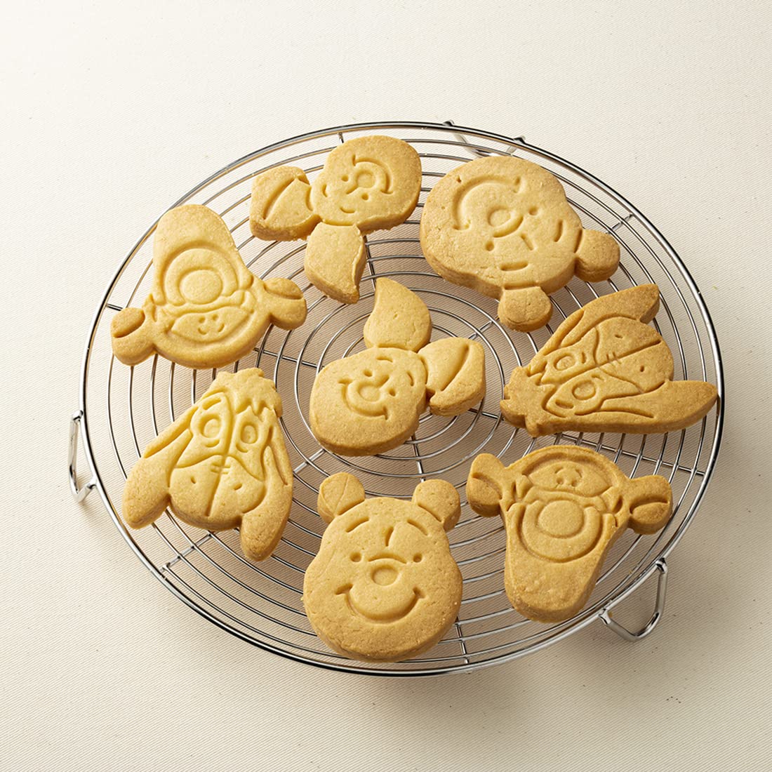 Skater heat resistant up to 282°F supports consistent baking.