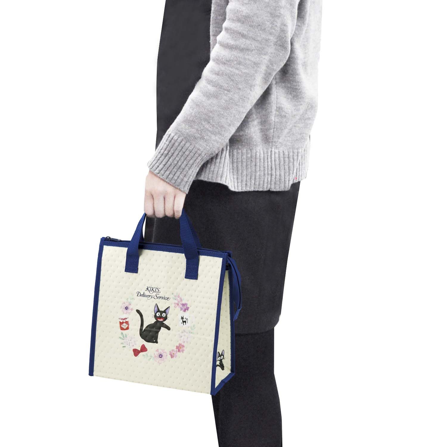 Skater FBC1-A lunch bag dimensions 10.4 x 5.1 x 10.6 inches