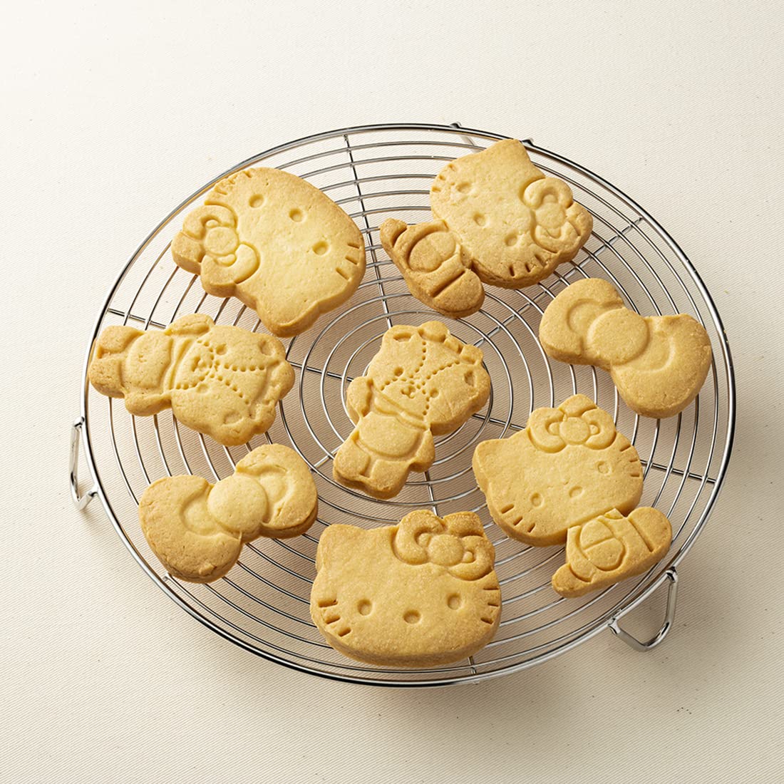 Skater Sanrio CSM1-A 4-piece set offers varied character shapes.