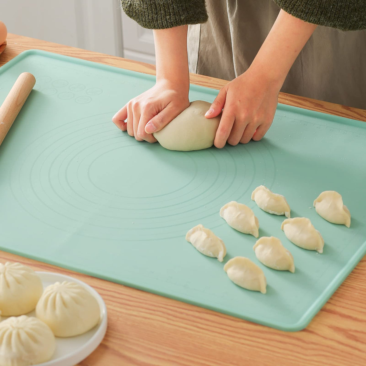 SKEAP silicone baking mat 20x28 on counter with non-stick surface for easy release