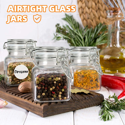 SKOCHE airtight hinged lids prevent leaks and keep contents fresh