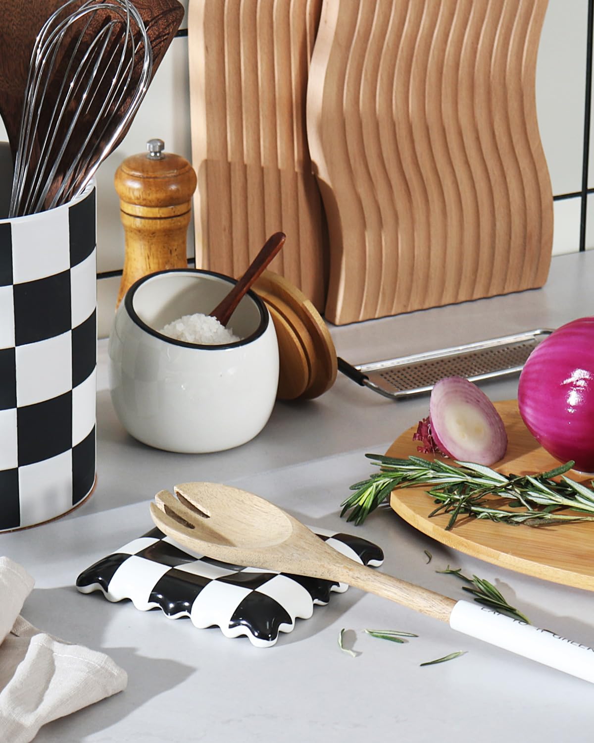 Skwien spoon rest makes a thoughtful housewarming gift