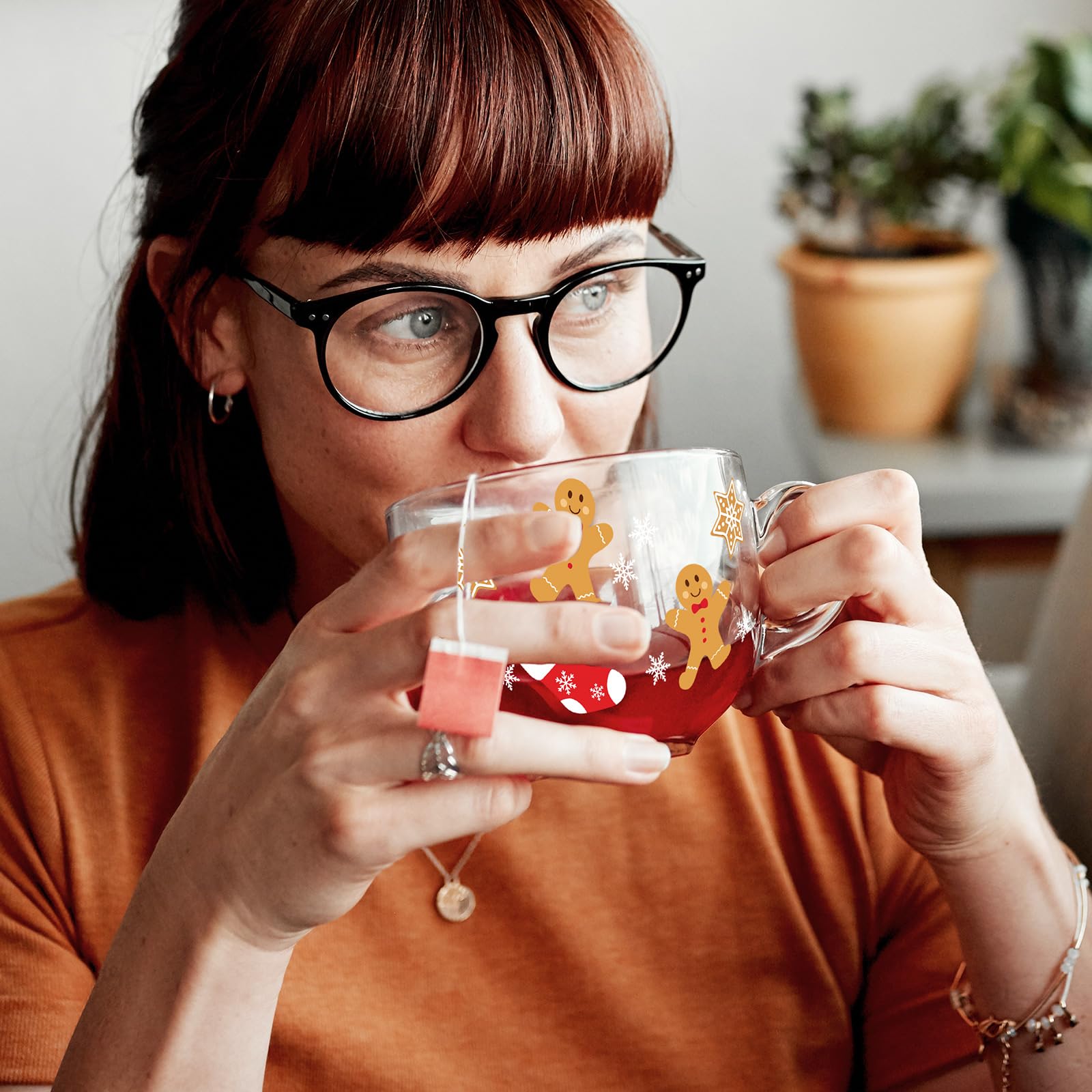 Sliner clear glass mug allows visual appreciation of layered drinks