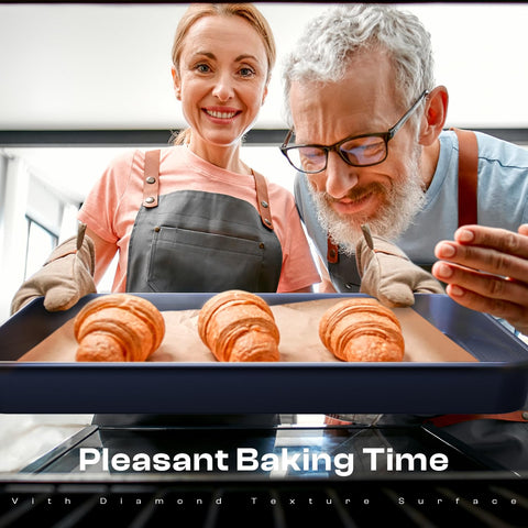 Slow Slog nonstick interior is scratch-resistant and easy to clean.