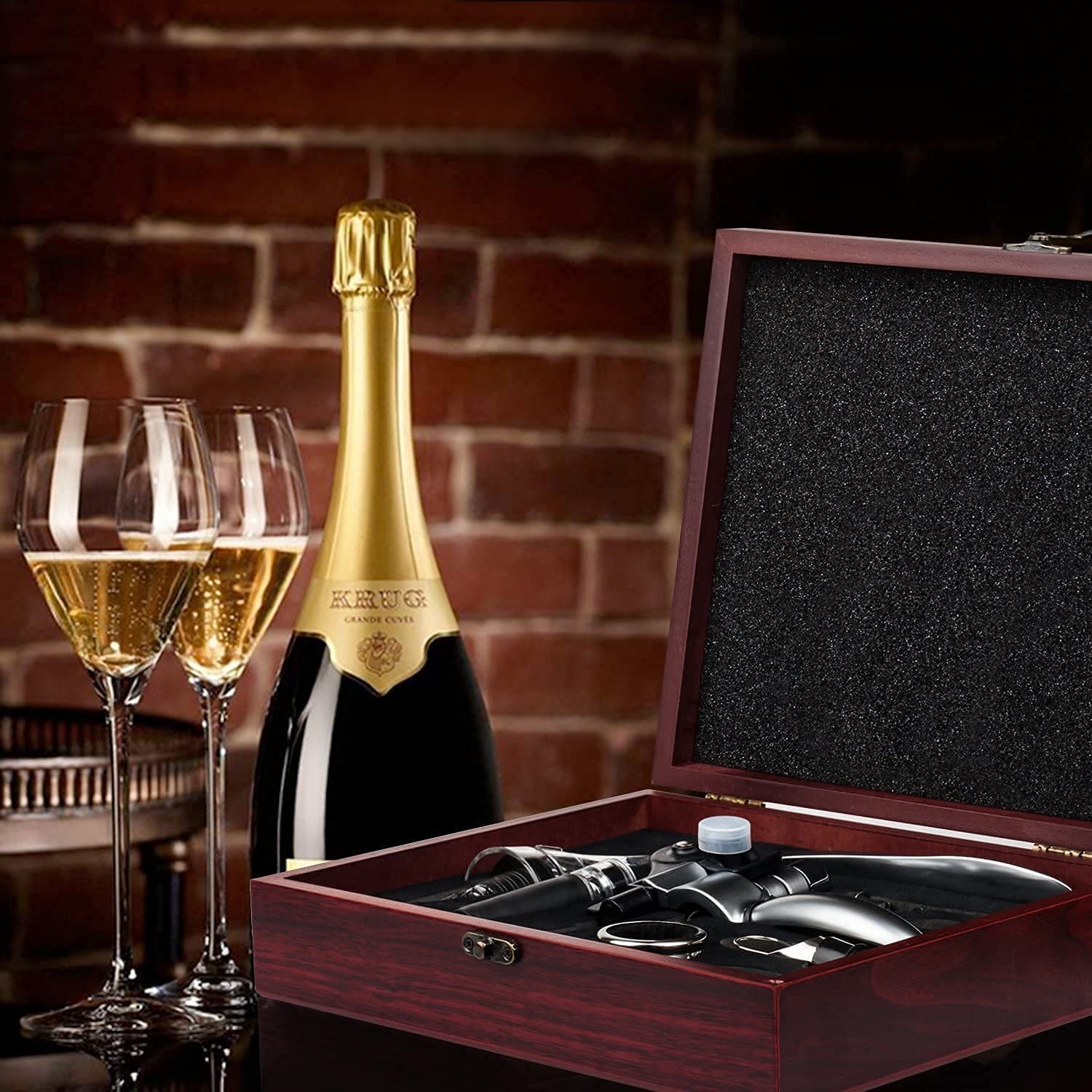 Smaier premium wine gift set ideal for celebrations.