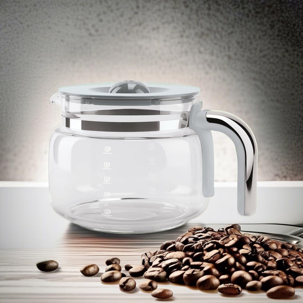 Smeg 50's Retro carafe spout ensures clean, precise pours.