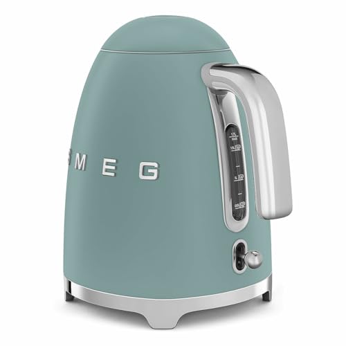 Smeg KLF03 stainless steel body offers durability and a polished kitchen look.