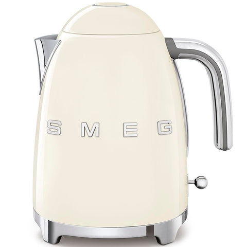 Smeg KLF03CRUS cream kettle front view showing retro design and generous capacity for family use.