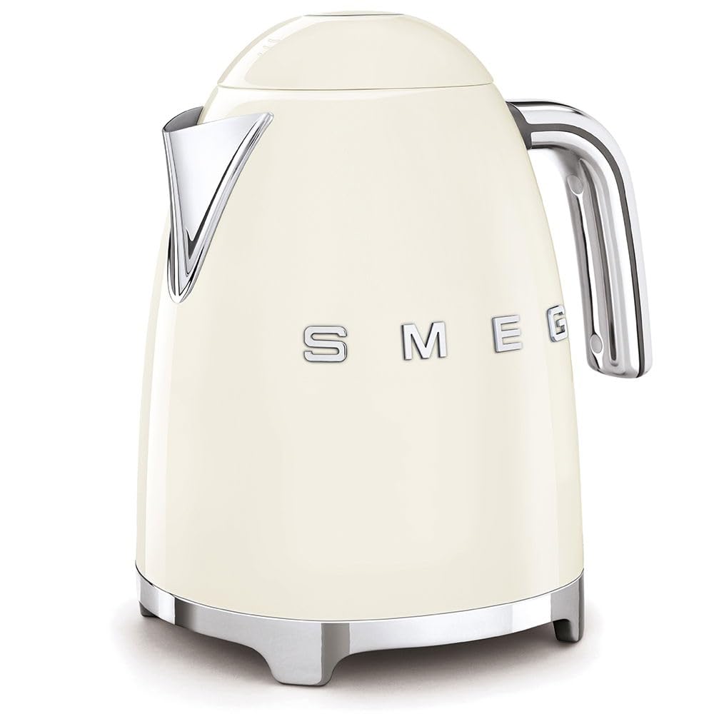 Smeg KLF03CRUS cream kettle side view highlights compact footprint for countertop efficiency.