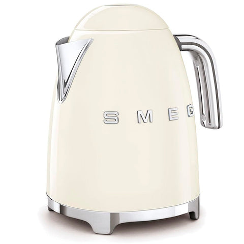 Smeg KLF03CRUS cream kettle side view highlights compact footprint for countertop efficiency.