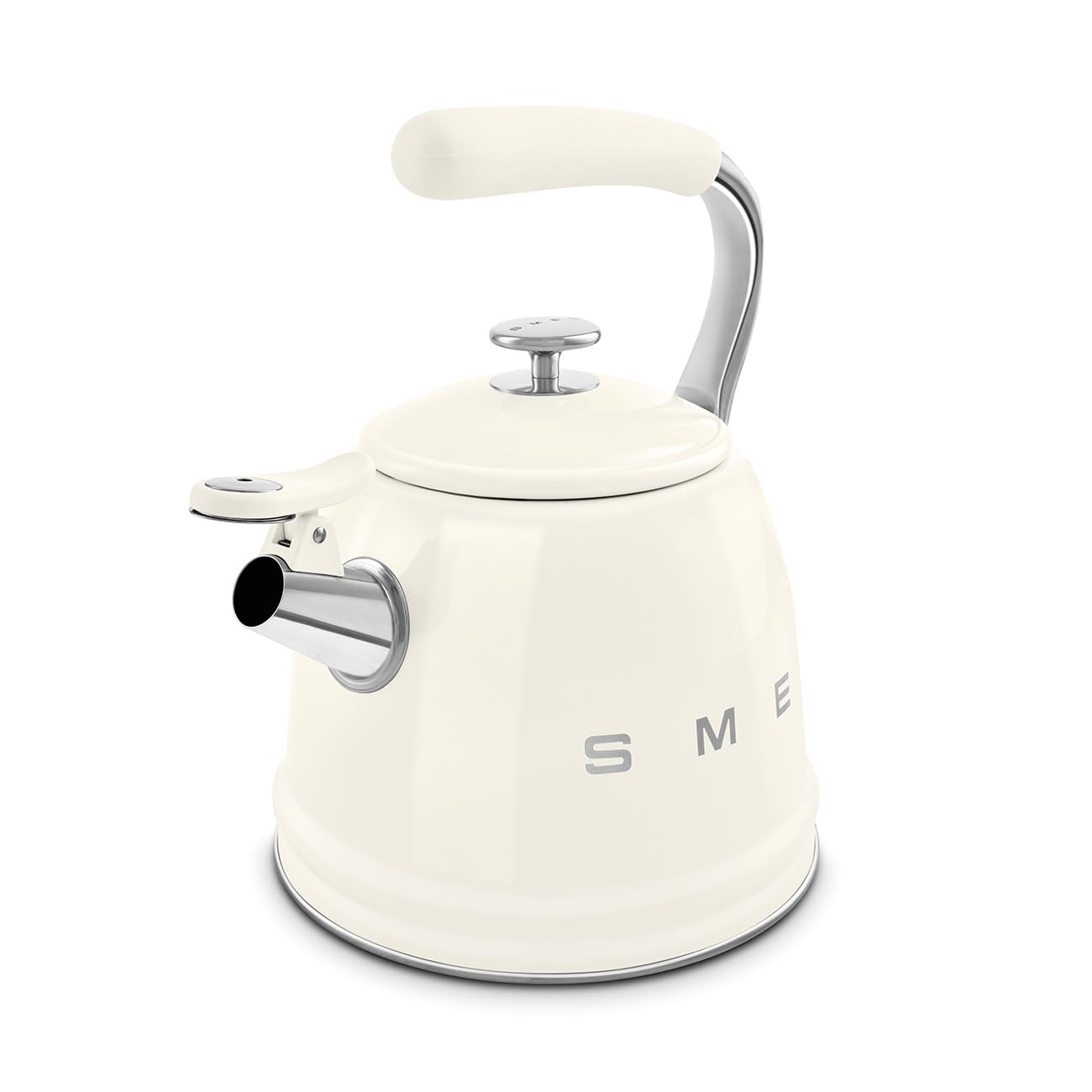 Smeg kettle cream with 50s collection, coordinated kitchen aesthetic.