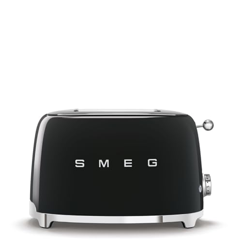 Smeg TSF01 browning levels dial close-up for precise toasting control.