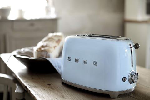 Smeg TSF01PBUS six browning levels for customizable toast shade