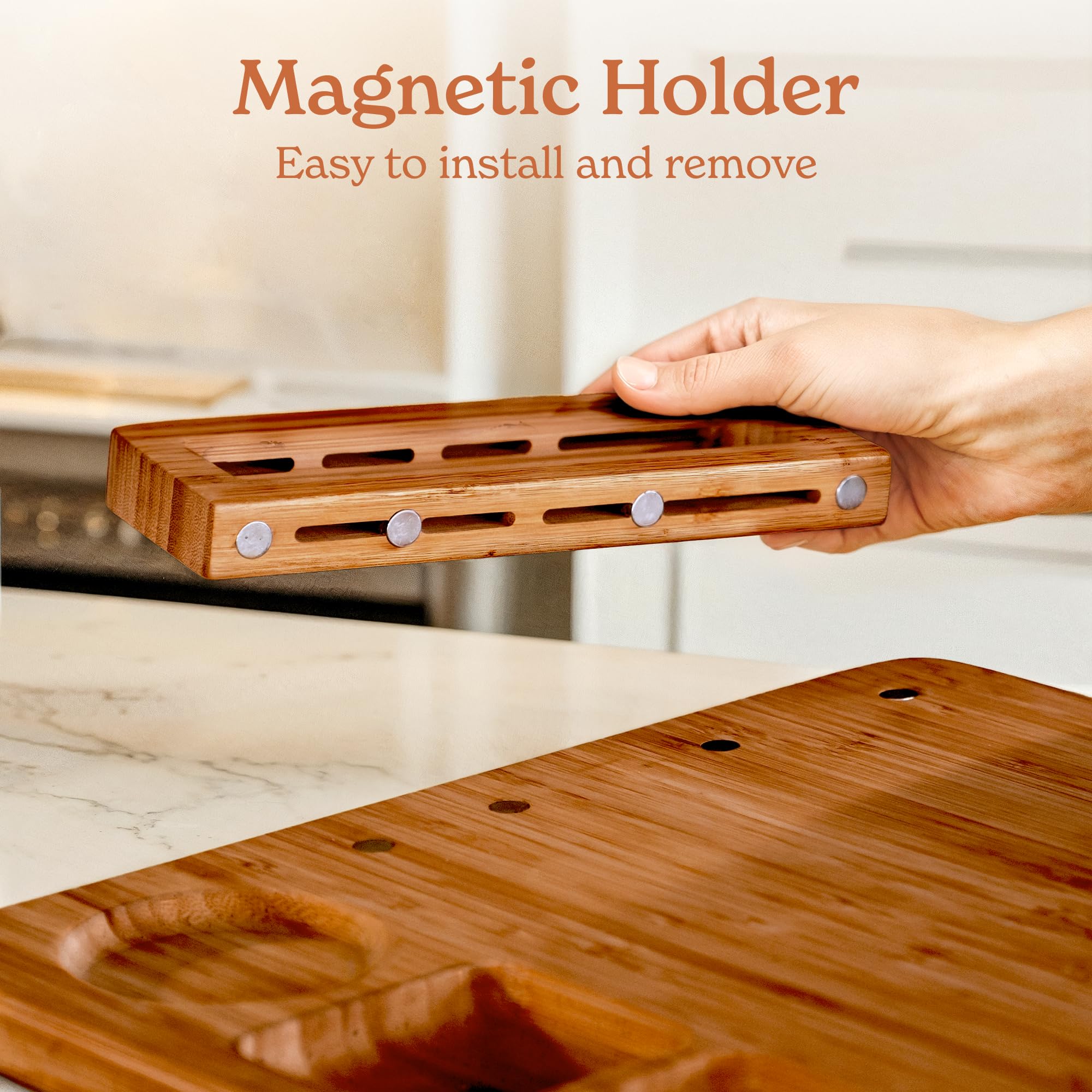 SMIRLY bamboo board comes with six forks for easy sampling.