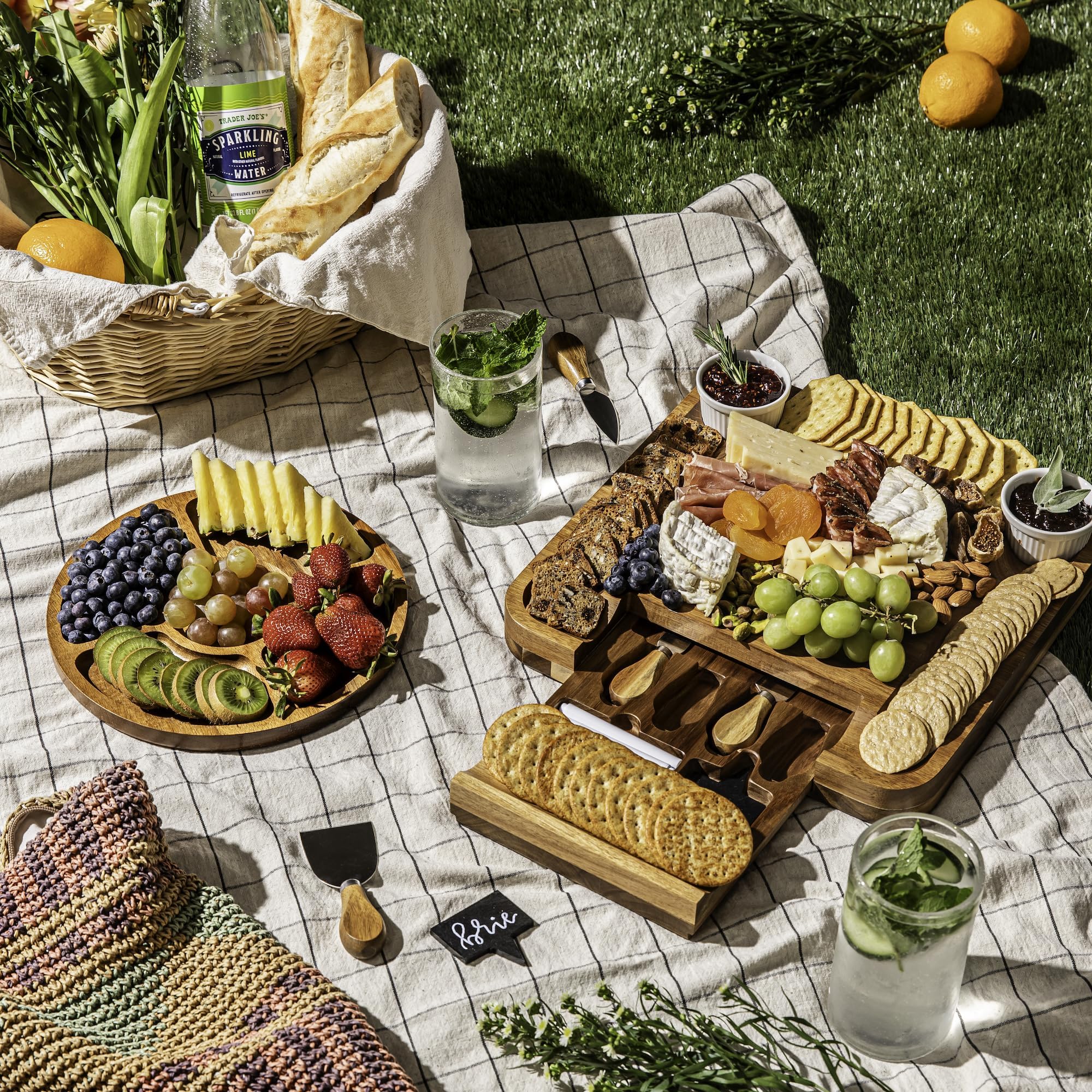 SMIRLY creative platter design guide invites stylish layout ideas.