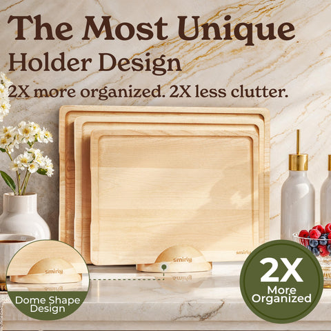 SMIRLY cutting board with juice grooves to trap liquids.