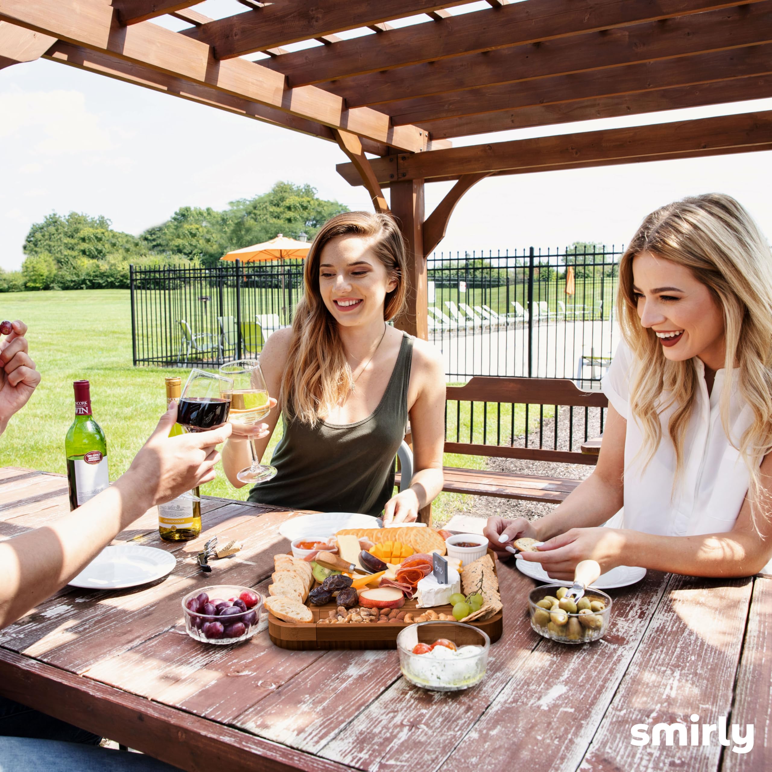 Versatile SMIRLY platter setup ideal for parties and family gatherings