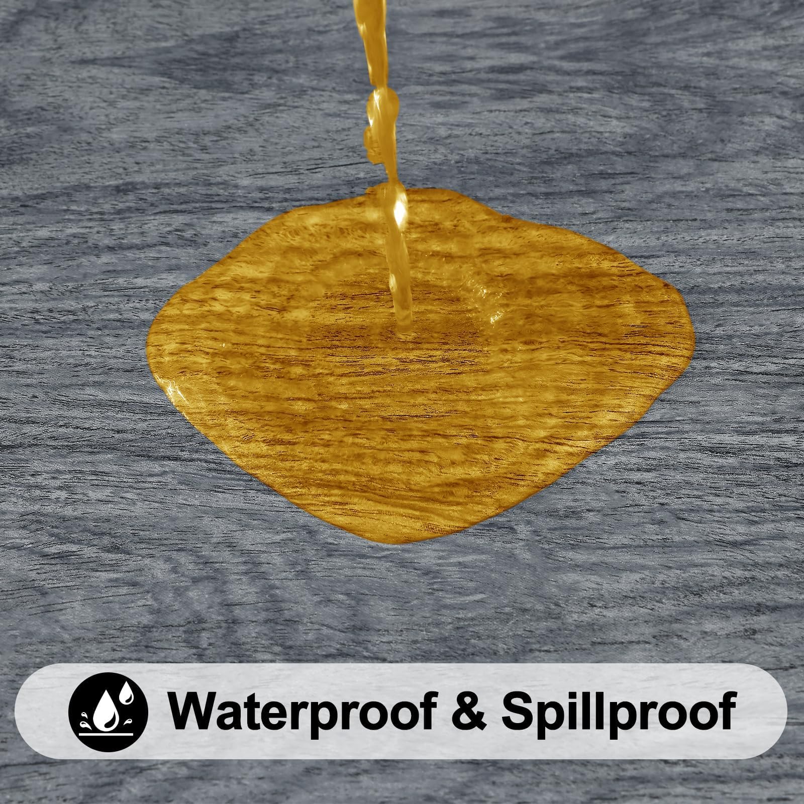 Smiry non-slip flannel backing minimizes movement and scratches during meals.