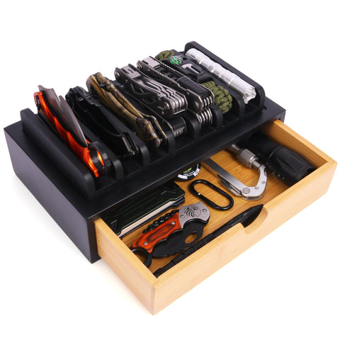 smocchy pocket knife display case with a 7-knife layout for easy access